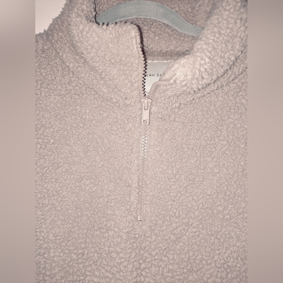 American Eagle Fleece - Picture 2 of 3